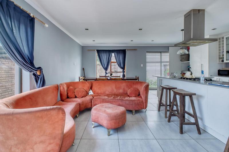 5 Bedroom Property for Sale in Port Elizabeth Eastern Cape